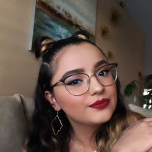 Meet your Posher, Yazmin